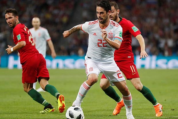 Spectacular Isco is Spain's new leader