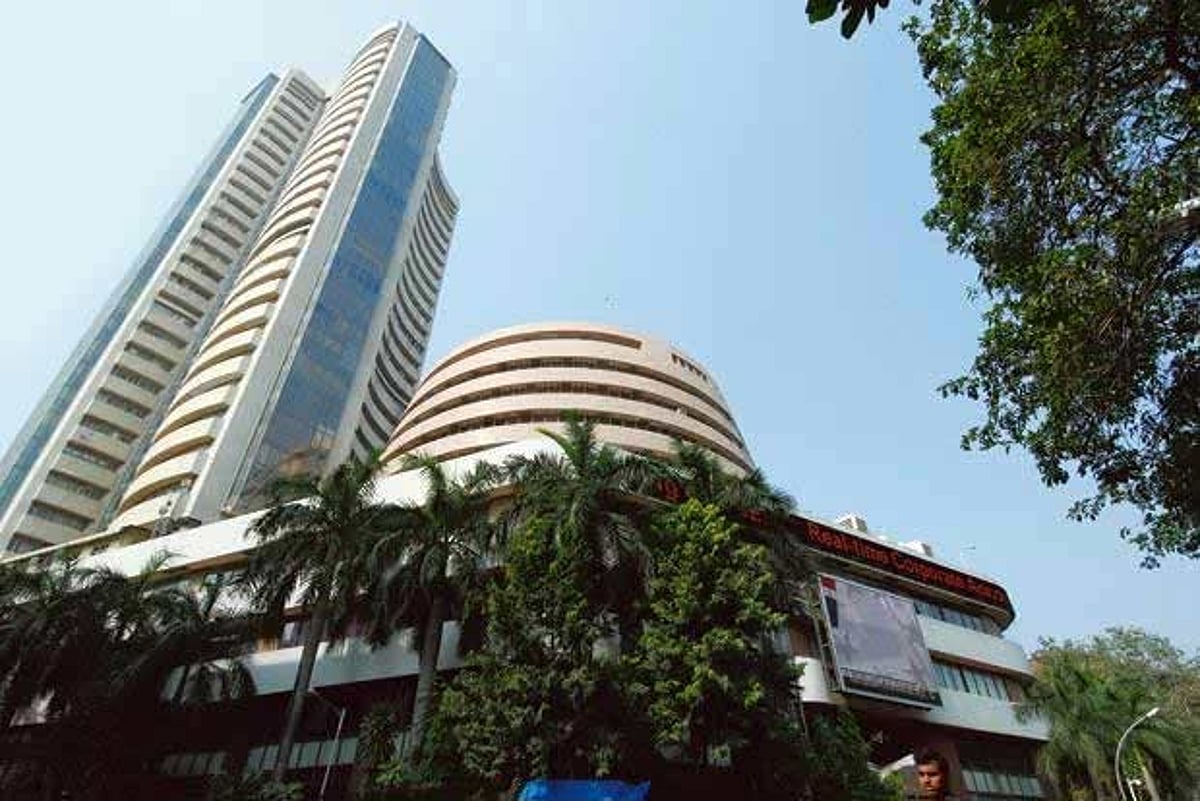 Market Commentary thumbnail: Stock markets rally for 2nd day on easing crude oil prices, buying in