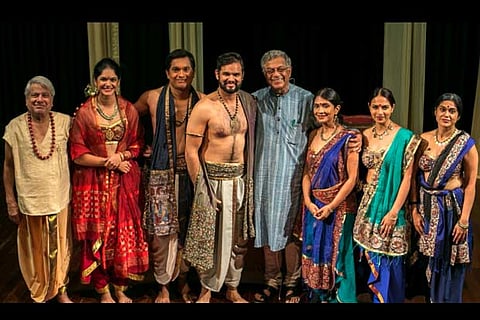 The cast of Yayati, with the playwright Girish Karnad