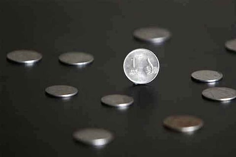 Rupee logs 1st fall in 5 days, drops 23 paise against US dollar
