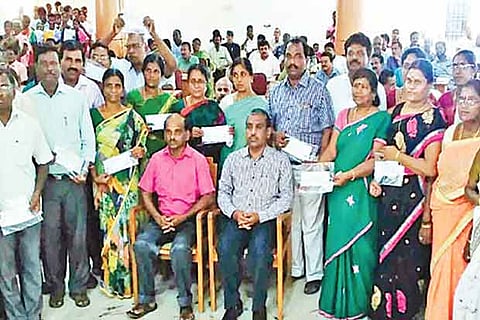 The District Collector gave away prizes worth Rs 9.9 lakhs