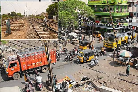 The crossing at Tondiarpet; (inset)  Villivakkam railway level crossing