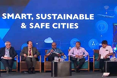 Pakistan delegation leaves for China to discuss quantum of bailout package