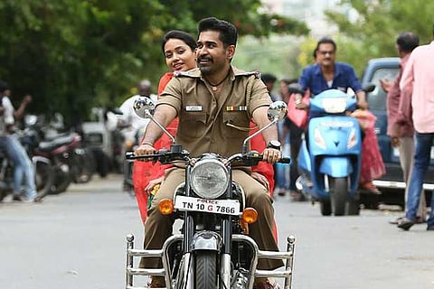 'Thimiru Pudichavan' Review : Roller coaster ride