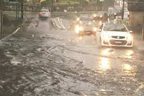 Flash floods cause havoc in Sydney