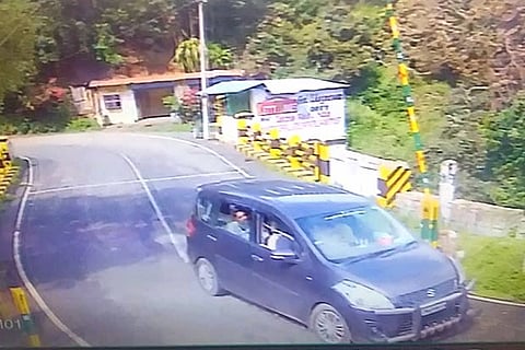 CCTV footage of the car of Chennai tourists passing through check post (File photo)