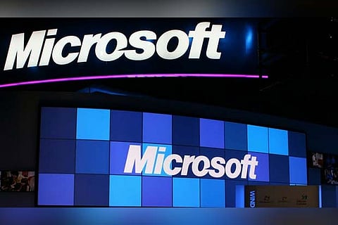 Microsoft pauses Windows 10 October update after users' complaints