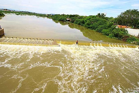 Water overflowing from the Sellur tank