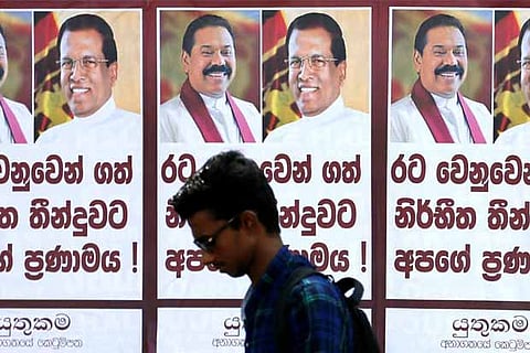 Sri Lanka president faces pressure to end political crisis