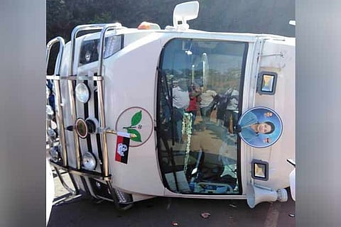 The overturned campaign caravan of Deputy Chief Minister  O Panneerselvam in The Nilgiris on Thursday