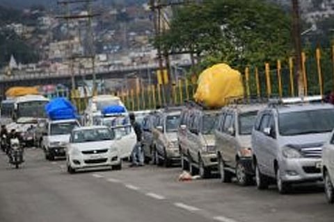 Two-day per week ban on civilian vehicles in Jammu-Srinagar highway comes into force