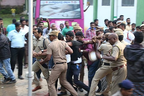 Police forcefully remove protesters in Mettupalayam on Monday