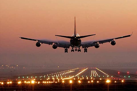 Jetstar pilots vote in favour of industrial action over pay deal