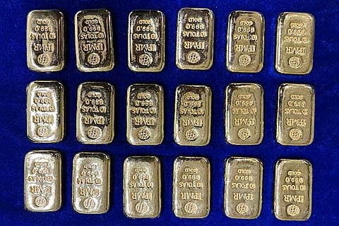 Gold worth Rs 92.5 lakh seized