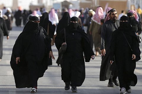 Riyadh ends rule on separate entrances for men, women