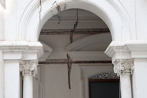 The wide cracks on the heritage building