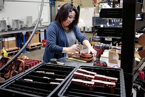 Industrial output contracts by 3.8 percent in Oct, CPI at 5.54 percent in Nov