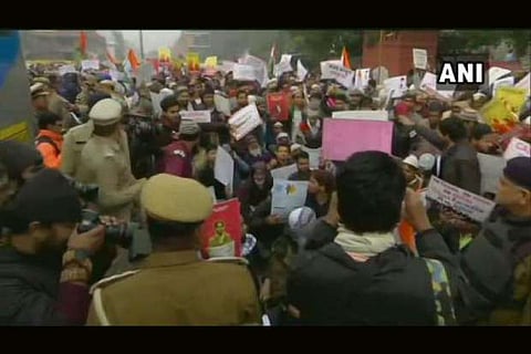 CAA protests at Jama Masjid: DMRC shuts old city stations