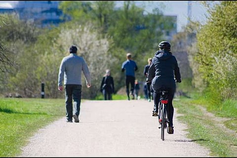 Walking, cycling to work may be good for your heart