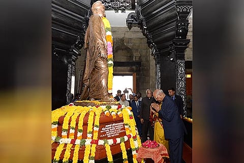 President Ram Nath Kovind paying tributes to Swami Vivekananda at the rock memorial in Kanniyakumari