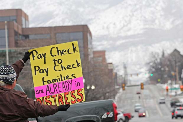US regulators urge banks to go easy on borrowers hurt by government shutdown