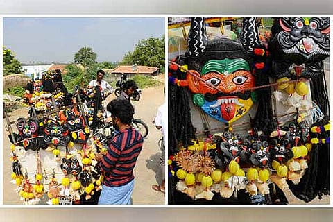 Vendors selling ?Drishti Bommai? dolls in Tiruchy