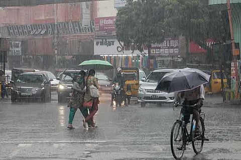 Intermittent heavy rains lash Chennai