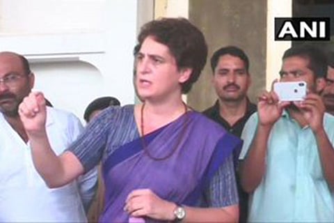 Priyanka ends dharna, leaves for Delhi