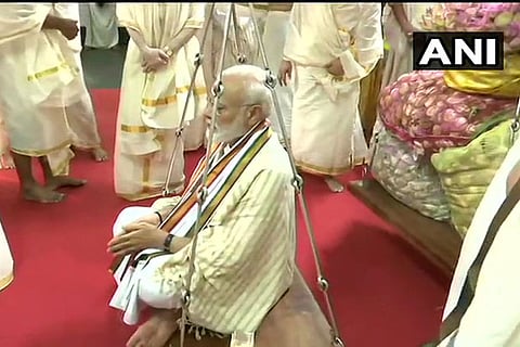 Modi offers prayers at Guruvayoor temple in Kerala