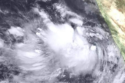 Cyclone Vayu turns "very severe", advances towards Gujarat