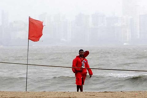 Cyclone Vayu to hit Gujarat Thursday afternoon, three lakh people evacuated
