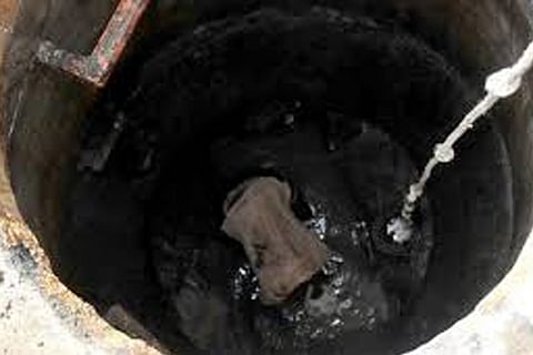 801 workers died cleaning sewers in country since 1993: Central panel chief