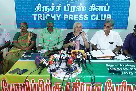 Activist Medha Patkar addressing the media in Tiruchy  on Saturday