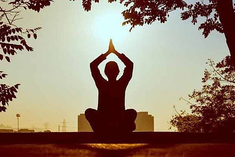 Know the difference between mind and heart through meditation