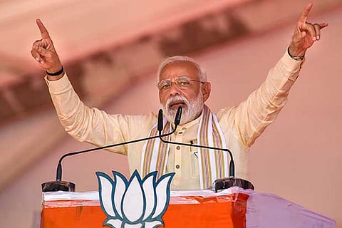 Country needs a majboot and not majboor government: Modi