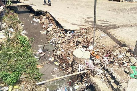 The open drainage system in Kancheepuram that puts motorists lives at risk
