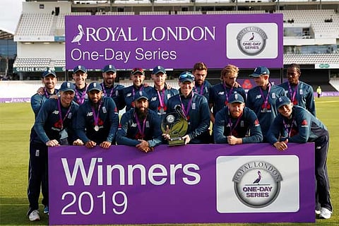 Woakes bags five wickets as England beat Pakistan in final ODI