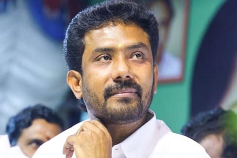 Theni: Panneerselvam’s son wins in battle with Congress' EVKS Ilangovan