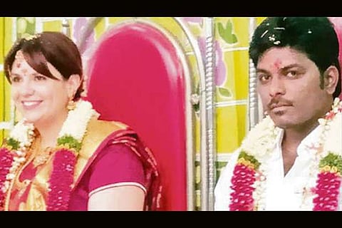 Love for Tamil makes American love a Tamil, thanks to Facebook