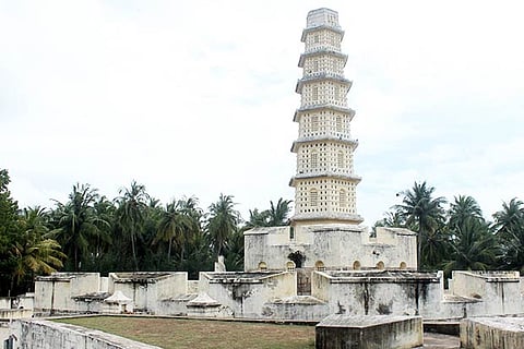 Manora fort awaits renovation as tourist season nears