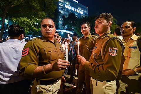 Delhi police ends 11-hour long protest