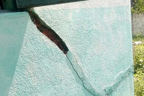 The crack on Panchayat Union Middle School in Padalam near Maduranthagam