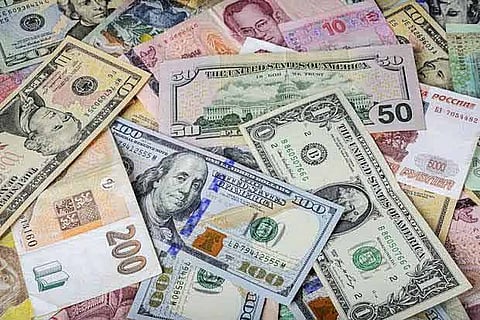Forex kitty moves up, closes at USD 449 million