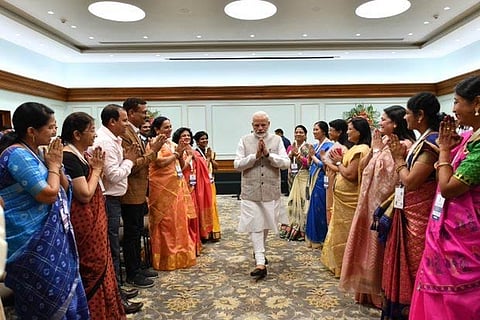 Strive to transform each student's life: Modi to teachers