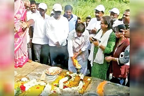 Lt Governor Kiran Bedi conducting a pooja during her Bahour Lake Trail  on her 234th weekend morning round