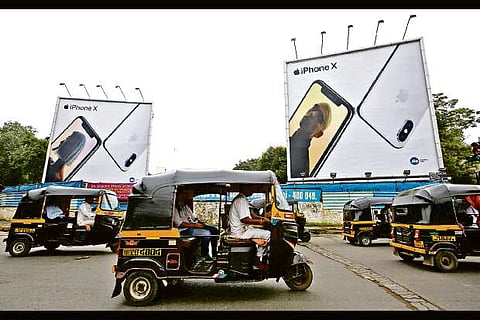 Govt asks Apple to export more from India, promises sops for company