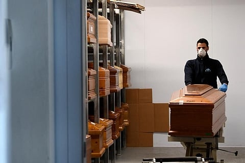 France reports 471 more coronavirus hospital deaths, toll tops 4,500