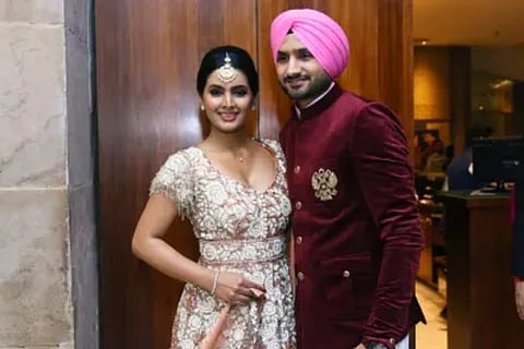 Harbhajan, wife to distribute ration to 5,000 families