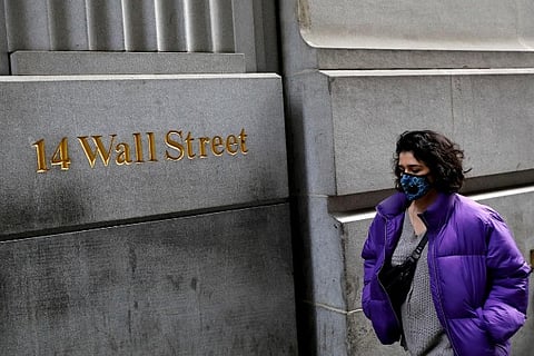 New York using mass graves amid outbreak: Report