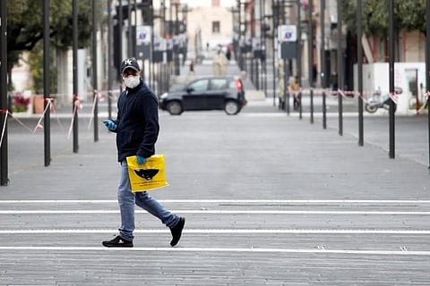 Italy registers 175,925 coronavirus cases, death toll at 23,227